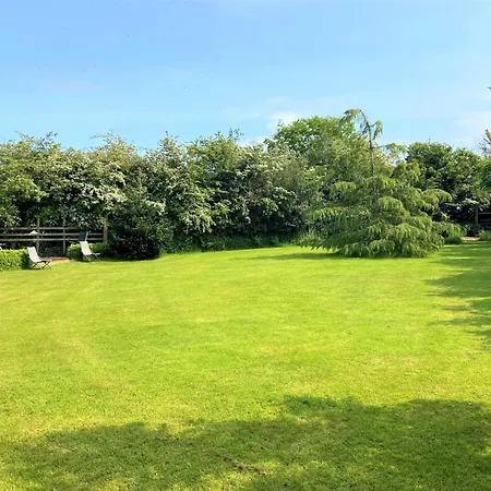 2 Bed In Dearham 91132 Casa de Férias *